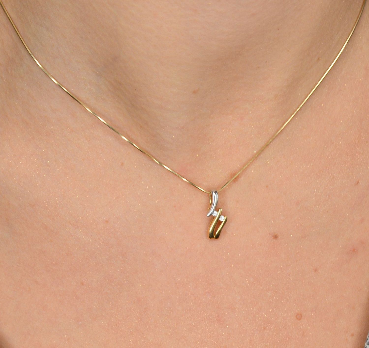 Zawieszka złota DIAMENT białe złoto, diamenty 0660027173 HSI.jpg